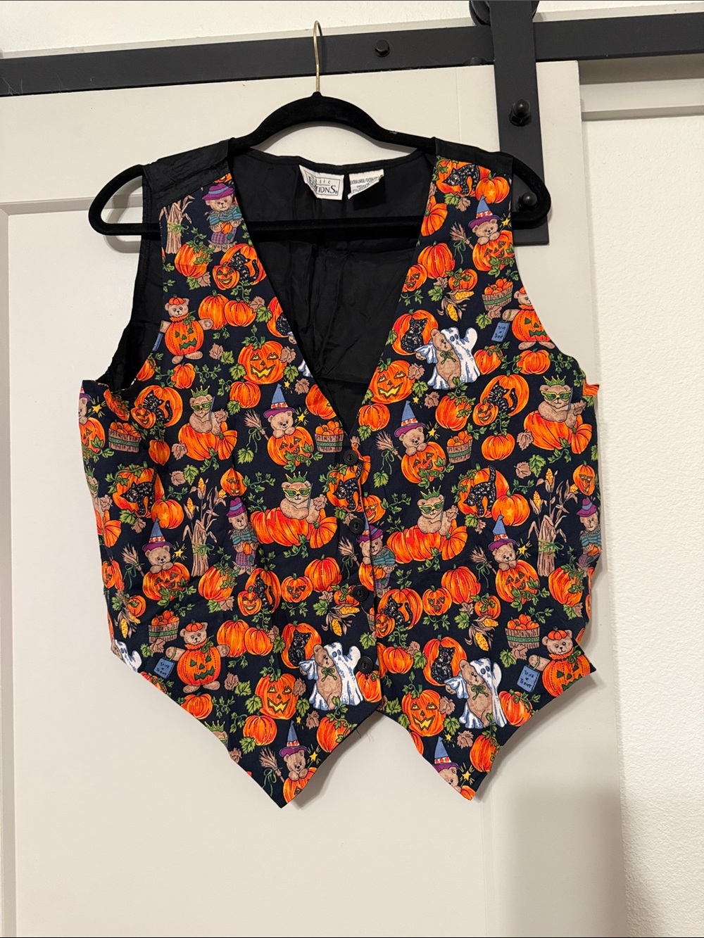 Basic Editions Black & Orange Halloween Pumpkin Pattern Vest